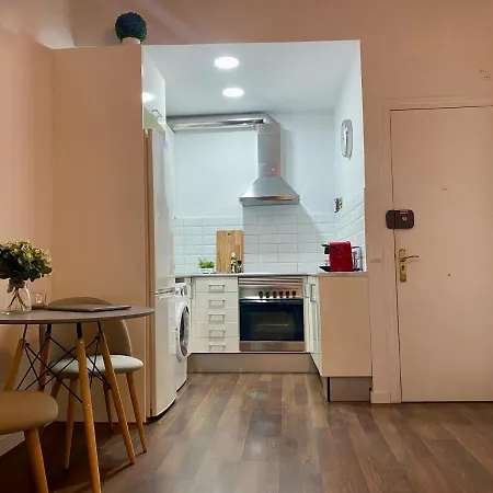 Cosy Urban Oasis 1bd In Poble Sec By Myrentalhost *